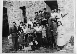 Photo De Groupe De Militaires Espagnols Avec Leur Famille Année 30 Format 19/25 - Anonymous Persons