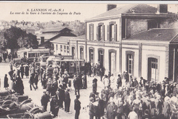 Lannion/22/ La Cour De La Gare à L'arrivée De L'express De Paris/ Réf:fm:351 - Lannion