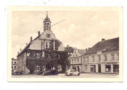 0-2220 WOLGAST, Markt Mit Rathaus, Oldtimer, 1946 - Wolgast