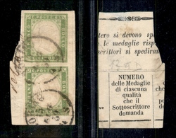 0071 ANTICHI STATI - SARDEGNA - 1859 - Coppia Verticale Del 5 Cent Verde Giallo (13Ba) Su Frammento (1.900) - Andere & Zonder Classificatie