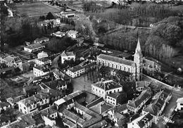 40-SOUSTONS- VUE AERIENNE - SUR LA PLACE ET L'EGLISE - Soustons