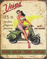 Superbe Plaque En Métal : Vespa 125 Cc Confort Elégance Sécurité Le N°1 Des Ventes - Blechschilder (ab 1960)