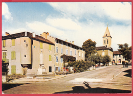 CPM- 81 - ANGLES - La PLACE Et Le MONUMENT Aux MORTS * SIMCA 1000*   *SUP** 2 SCANS* - Angles