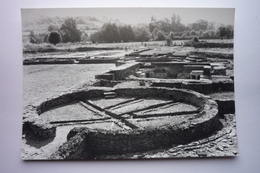 Fouilles Des Fontaines Salees (89) Thermes Gallo-romains Au Premier Plan Vestiaire Circulaire Chauffe Des Thermes Des H - Fontaines Salees