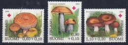 FINLANDE CHAMPIGNONS, CHAMPIGNON, MUSHROOM, Setas,  Yvert N°828/30 **. MNH, - Mushrooms