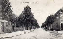 CPA  -  LAVENTIE  (62)  Rue De La Gare  -   Estaminet De La Poste - Laventie