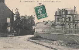 76 - YERVILLE - Vue Prise Sur La Route De Tôtes - L' Ecole - Yerville