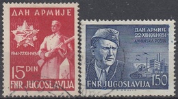 YUGOSLAVIA 675-676,used,falc Hinged - Autres & Non Classés