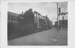¤¤  -  Carte-Photo D'une Locomotive Du P.L.M. , N° 231 F ... En Gare   - Chemin De Fer  -  ¤¤ - Trenes