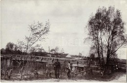 T2 1915 Illyefalva, Ilieni; Falu Hid, Szintez? Geodetak / Village Bridge, Leveling Surveryors. Photo - Unclassified