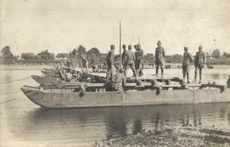 * T2 Els? Vilaghaborus Hidepit? Utaszok / WWI K.u.K. Pioneer Soldiers Building A Pontoon Bridge, Photo - Sin Clasificación