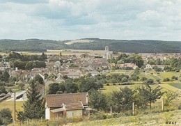 ESSOYES - TRES BELLE CARTE PHOTO D'UNE VUE GENERALE DU BOURG - - Essoyes