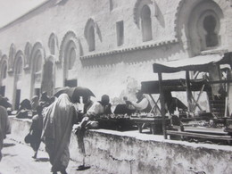 SFAX TUNISIE MÉTIER MARCHAND DE PARFUM LONG DE LA GRANDE MOSQUÉE CPSM 1942 Carte Postale Afrique-EX PROTECTORAT FRANÇAIS - Covers & Documents