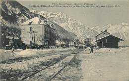 BOURG D'OISANS LA GARE HOTEL DE OBERLAND ET LA CHAINE DE BELLEDONNE - Bourg-d'Oisans