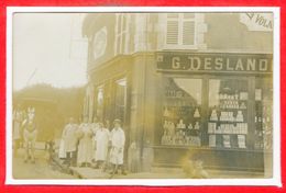 A IDENTIFIER - CARTE PHOTO -- Magasin - G. DESLAND - Shops