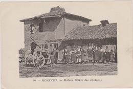 Cpa,1900,monastir,maison  Rurale Des Environs,costumes D'époque,maisons An Pierre,et Charrette Pour Agriculture,rare - Serbie