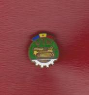 TRACTOR FACTORY BRASOV ROMANIA PIN - Pins
