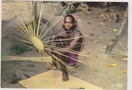 Afrique,métier Du Tissage à Fibres Végétales,touche Ethnique,fabrication  Paniers En Vannerie,basket Making,afrique Sud - Ambachten