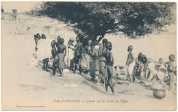 GUINEE , Balandougou - Lavoir Sur Les Bords Du Niger - Frans Guinee