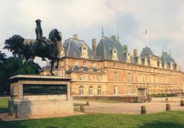 Delcampe - Eu Le Chateau Et La Statue Equestre Du Duc D'orleans - Eu