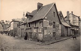 Delcampe - BERNAY - Vieilles Maisons, Rues Des Fontaines Et Des Manufactures - Bernay