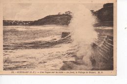 Cpa Guéthary Une Vague Sur La Jetée - Guethary