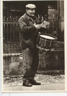 "si Vous Croyez ... "  Garde Champêtre Tambour Lecteur - Les Gens D'ici  -photo Marc Paygnard (n°0004 Combier Cp Vierge) - Police - Gendarmerie