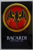 - Plaque Publicitaire En Tôle. BACARDI - - Plaques En Tôle (après 1960)