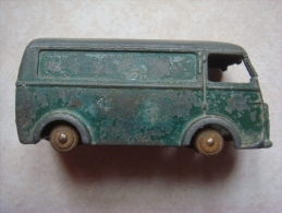 Jouet Ancien, DINKY TOYS : PEUGEOT D.3.A, Camion De La Poste, N° 256, Fabriqué En France Par Meccano, Occasion - Dinky