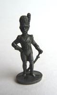 FIGURINE KINDER  METAL FER MOUSQUETAIRE WRUTTEMBERG 35 Mm 1 80's - Metallfiguren