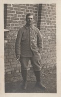Carte Photo Soldat Francais Prisonnier De Guerre (je Pense) 1914 1918 ( Très Très Bon état) Ti72) - War 1914-18