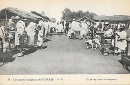 Madagascar, Un Marché Indigène à Antsibaré - Carte F.N. N° 24 Non Circulée - Madagaskar