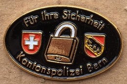 POLICE DE LA VILLE DE BERNE - SUISSE - FÜR IHRE SICHERHEIT - KANTONPOLIZEI BERN - SCHWEIZ - CADENAS -    (ROSE) - Policia