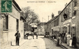 Dépt 77 - SAVIGNY-LE-TEMPLE - Grande Rue - Très Animée - Poste - Restaurant BODEREAU - Savigny Le Temple