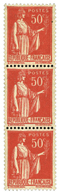 704 Roulette N°32** 50 C. Paix Rose-rouge. Bande De 3. Infimes Adhérences - Coil Stamps