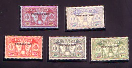 NOUVELLES HEBRIDES (BRIT.) TAXE  YV 6 à 10 **  COTE 500.00€ GOMME ORIGINE DE MAUVAISE QUALITE AVEC ROUSSEURS  SIGNAL SUR - Unused Stamps