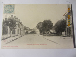 Cpa MARCILLY LE HAYER (10)  Grande Rue - Marcilly