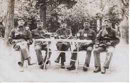 Armée Suisse - Militaires - Militaria - Boivent De La Bière - Bière