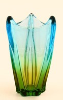Jelzés Nélkül: Anyagában Színezett üveg Váza, Formába  Fúvott, Egészen Apró, Rétegen Belüli Karcolással, 20x12cm - Glas & Kristall