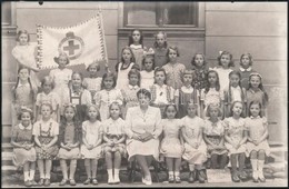Cca 1930 Magyar Ifjúsági Vöröskereszt Tablófotó 16x12 Cm - Andere & Zonder Classificatie