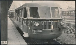 Cca 1940 Ganz Motorvonat Eredeti Fotója, Kis Sérüléssel / Vintage Locomotive Photo With A Slight Damage.28x16 Cm - Sonstige & Ohne Zuordnung