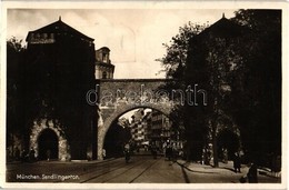 * T2 München, Munich; Sendlingertor / Street View With Gate - Ohne Zuordnung