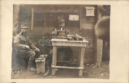 * T2 1917 Bukovina, Szabó, Ruhajavító és Cipész A Fronton A Táborban, Varrógép / WWI K.u.K. Military, Tailors, Shoemaker - Unclassified