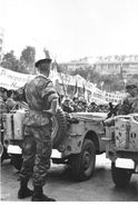 ALGER- LES PARAS DEVANT LE GOUVERMENT GENERAL   LE 13 MAI 1958 - Algiers