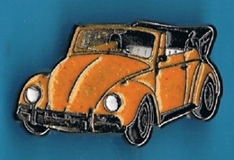 PIN'S //   ** VOLKSWAGEN ** COCCINELLE ** CABRIOLET JAUNE ** . (© Qualité Collectors Série Limitée) - Volkswagen