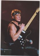 Carte Postale Johnny Halliday,bercy 90,en Concert,guitare à La Main, En Trans Pour Son Public,donner Le Meilleur De Lui - Artisti
