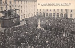 44-NANTES- LA JOURNEE DIOCESAINE A NANTES, LE 1er MARS 1925, LA FOULE ECOUTANT LES DISCOURS - Nantes