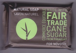 PRODUIT  HOTEL NOVOTEL - SAVONNETTE SOAP  - THAILANDE - SAVON NATUREL SUCRE DE CANNE DE PARAGUAY - Schoonheidsproducten