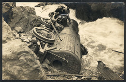 860 CHILE: Real Photo PC Showing View Of A Train Accident (engine That Fell Into A River), Very Nice! - Cile