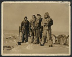 1219 WORLDWIDE: Old Photograph: Explorers Or Workers In Antarctica??, Very Interesting! - Autres & Non Classés